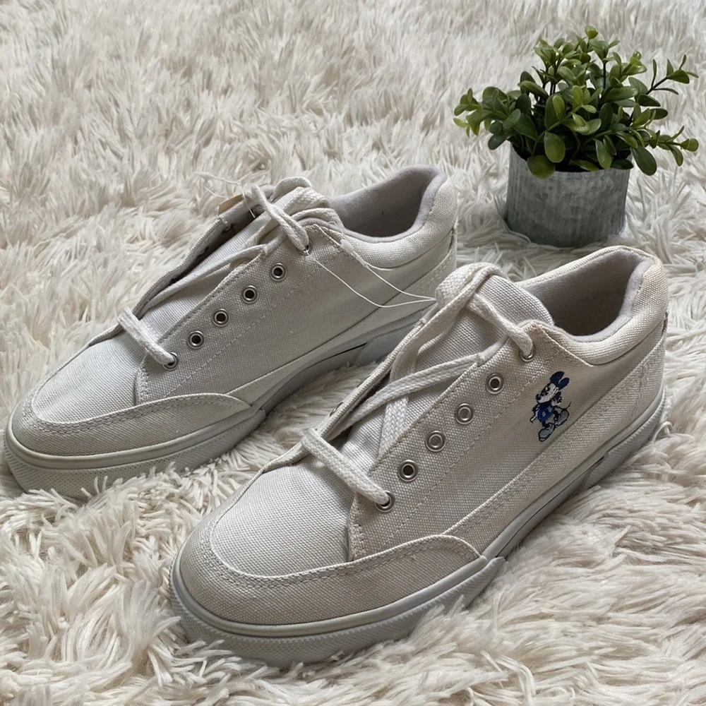 🎉2XHP🎉 Disney Vintage Mickey Mouse Canvas Sneakers 💗 White - Picture 2 of 16